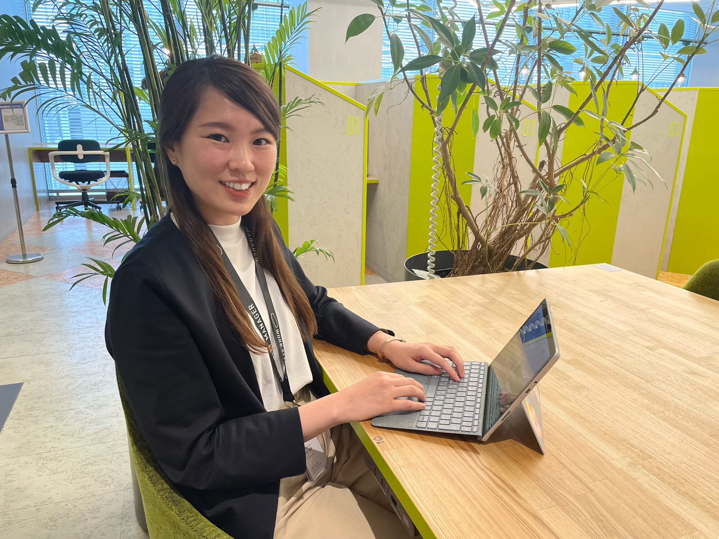 ワークスタイリングで働く西井さん＝提供